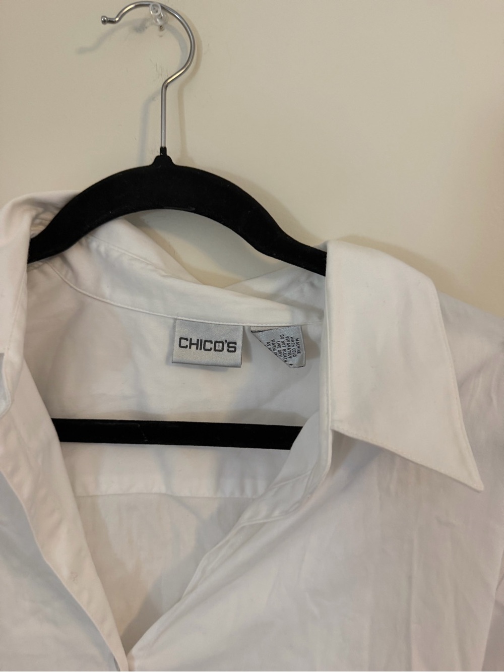 Chico's White Classic Button-Down Shirt size 2 - Picture 2 of 4